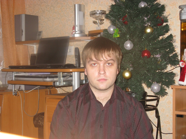 Глеб Комлев, Россия, Новокузнецк, 36 лет. Хочу найти человек который создаст семьюобо мне лучше раскажут мои друзья. 
