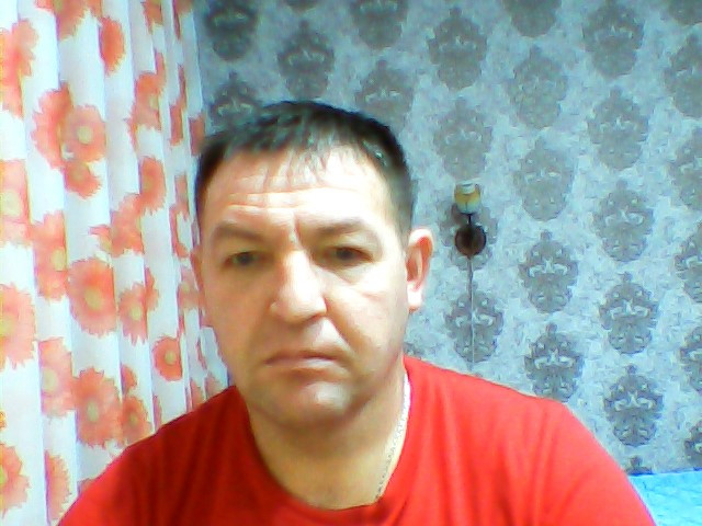 Василий, Россия, Йошкар-Ола, 42 года. Хочу найти простой .с добрый. характер.простой.прямой.добрый не жадный в пределах разума.