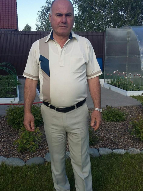 Араик, Россия, Нижний Новгород, 60 лет. Я армянин живу в нижном новгороде давно хочу создать семью  не женат работаю строительем