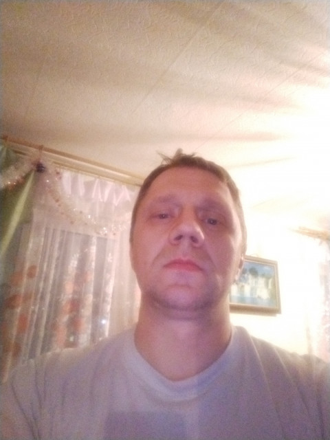 Сергей, Россия, Санкт-Петербург, 46 лет. Хочу найти ЛехкуюЯ проста живу и люблю когда в моей компании женский взгляд