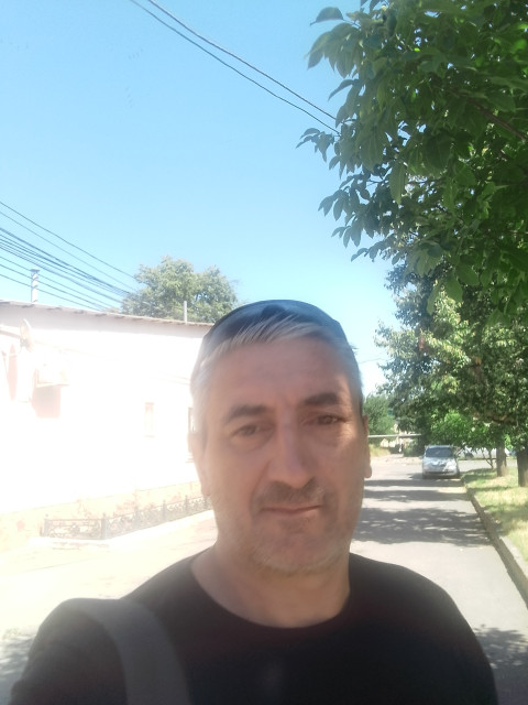 Валера, Россия, Владикавказ, 49 лет. 44 в разводе больше 10 лет дети взрослые  материально обеспечен