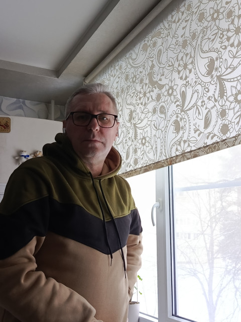 Alex, Россия, Кингисепп, 53 года. Хочу найти Простую, спокойную, домашнюю)))Вдовец, не пью, не курю, постоянный заработок. Спокойный, умею взвешивать и анализировать ситуацию))