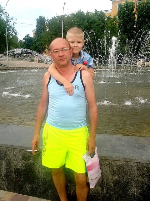 Алексей, Россия, Волгоград, 49 лет, 1 ребенок. Добрый, справедливый, честный, трудолюбивый. очень ценю в человеке это честность без вранья. 