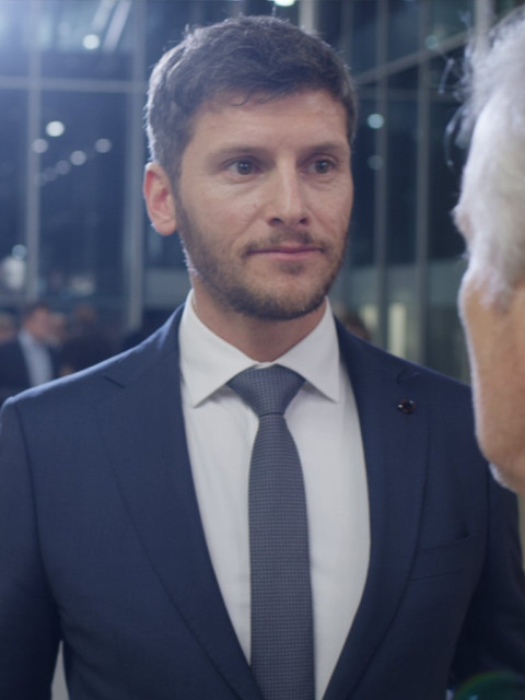 Пётр, Москва, м. Октябрьская, 32 года, 1 ребенок. Кого ищу? 
Настоящую. Ту, что без тысяч фильтров и вечного " у меня все офигенно". КотораКто я? 

 Контраст в чистом виде. Жесткий, когда нужно постоять за свое или близких, но бесконечно