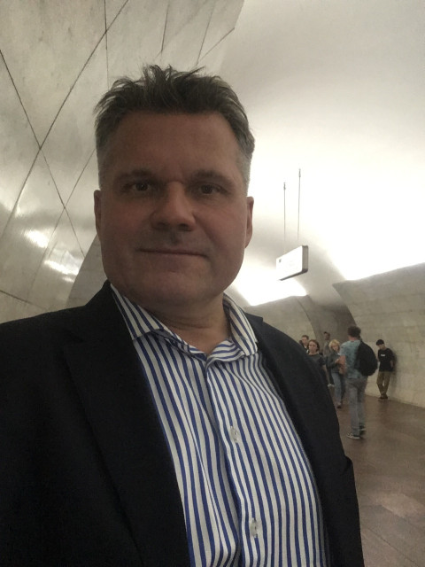 Aлeкcaндp, Россия, Москва, 55 лет, 1 ребенок. Ищу схожую по натуре и взглядам спутницу. Данный сайт рассматривается в качестве знакомства, а далееДобрый день. 

По фотографиям и скупым словам о себе мы только можем понять, нравится нам человек 