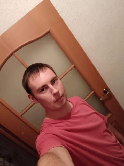 Андрей, Россия, Ростов-на-Дону, 27 лет. Добрый, общительный с хорошим чувством юмора. Образован. 