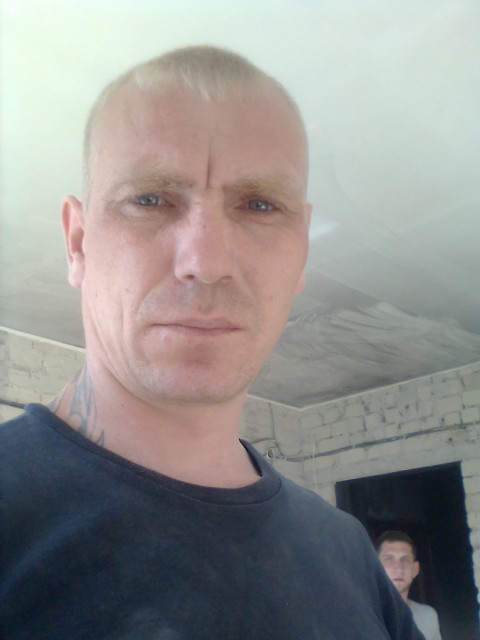 Алекс, Россия, Калач, 36 лет, 2 ребенка. Хочу найти Без комплексовВысокий голубоглазый блондин. спортивного телосложения. 