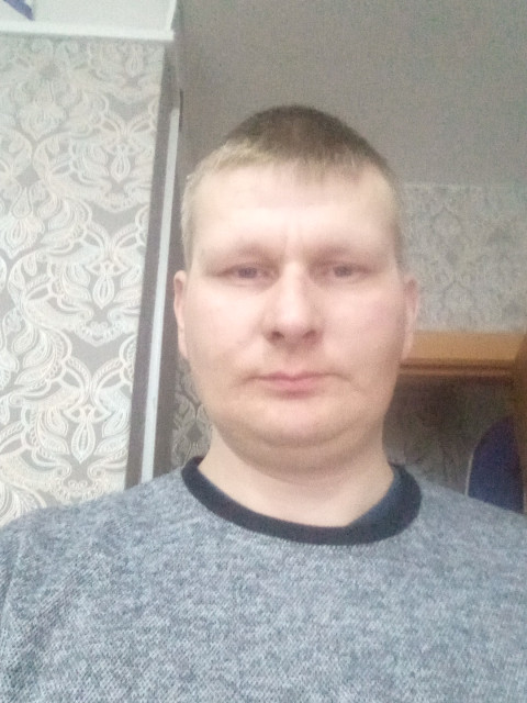 Влад, Россия, Томск, 39 лет. Я одинокий парень, мне 36 лет рост 182 вес 85 работаю сварщиком хочу познакомиться с девушкой для се