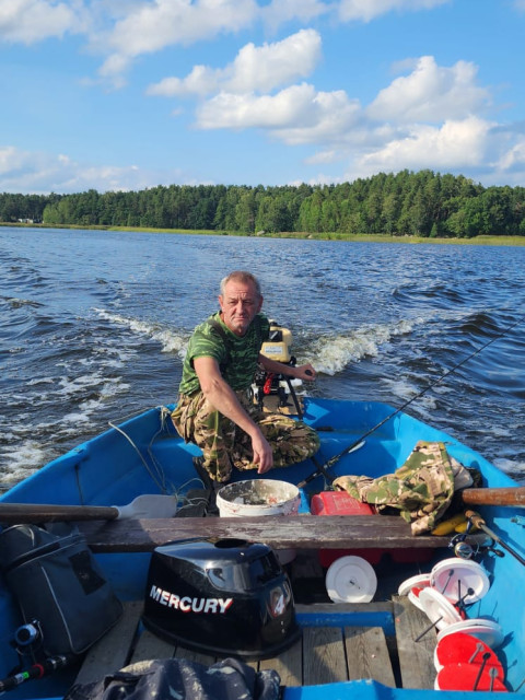 Алексей, Санкт-Петербург, м. Проспект Ветеранов, 49 лет, 1 ребенок. Он ищет её: Не важна внешность, главное чтоб душа была хорошая и добраяОбычный человек, постоянно работаю, 