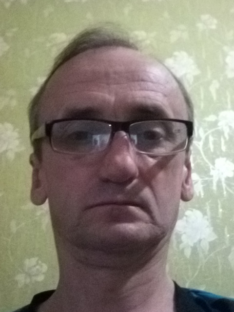 Александр, Россия, Димитровград, 51 год, 1 ребенок. Порядочный, спокойный мужчина, 48 лет, интроверт, холост,работящий. Люблю порядок во всем, книги,муз