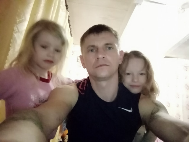 Раман, Беларусь, Ошмяны, 43 года, 2 ребенка. Я жыву сдвумя дочками 3год 6год.мать их снами не жывёт.