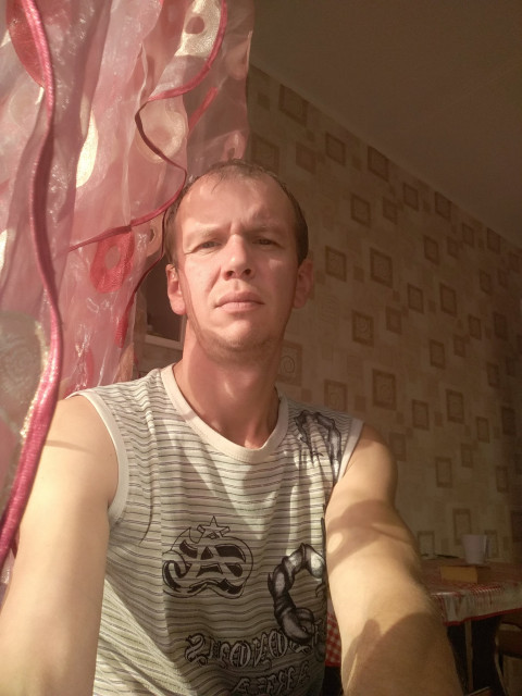 Олег, Россия, Чебоксары, 43 года. Он ищет её: Приятной внешностиУравновешенный, с чувством юмора, отдых на природе, хобби рыбалка