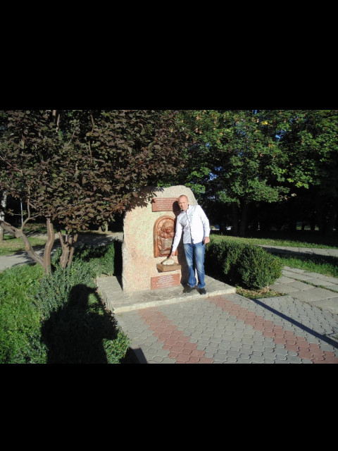 Владислав, Россия, Москва, 50 лет. Познакомлюсь с женщиной для любви и серьезных отношений, брака и создания семьи. Без тараканов в голове, посуду за собой мою, носки по дому не раскидываю, люблю чистоту и порядок в 