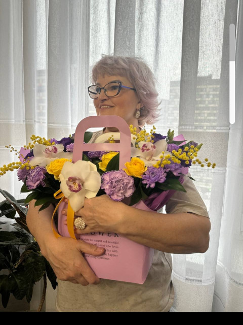 Лариса, Москва, 60 лет, 2 ребенка, 3 фото. Познакомлюсь с порядочным и благонадежным мужчиной для серьезных отношений.  Анкета 471247. 