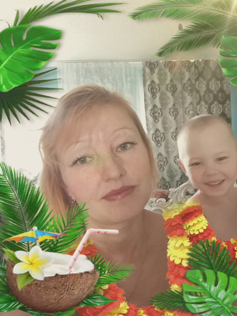 Наталья, п.Краснохолмский, 43 года, 4 ребенка, 3 фото. Она ищет его: мужчину для общения. А дальше посмотрим.  Анкета 472740. 