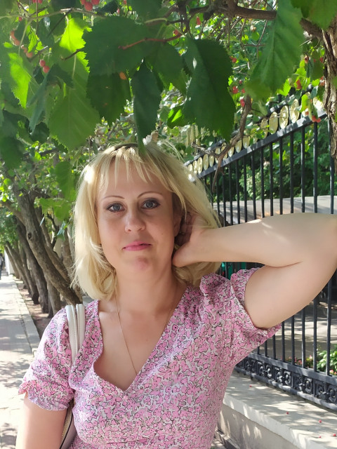 Светлана, Москва, м. Славянский бульвар, 46 лет, 1 ребенок. Она ищет его: Ищу интеллигентного, обладающего чувством юмора, ответственного мужчину 38 - 47 лет, с широким круго