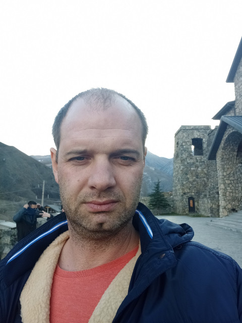Максим, Челябинск, 45 лет, 1 ребенок. Он ищет её: женщину для любви и серьезных отношений.  Анкета 475790. 