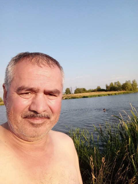 Солижон, Россия, Санкт-Петербург, 63 года. Весёлый. Трудоголик, лублю по городу гулять, по выходным.