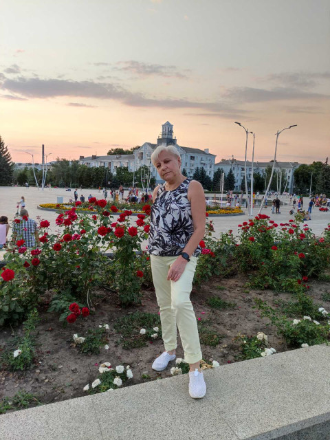 Антонина, Украина, Киев, 64 года, 3 ребенка. Познакомлюсь с мужчиной для дружбы и общения Порядочного, не пьющего с чувством юмора. Общительна , добрая хорошая хозяйка