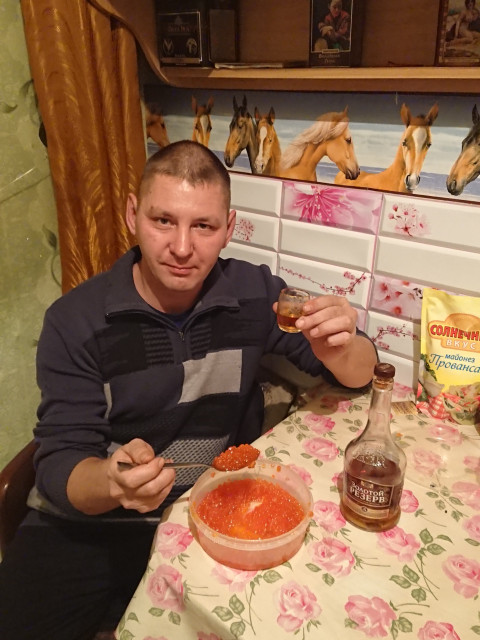 Сергей, Россия, Могоча, 47 лет, 2 ребенка. Хочу найти Серьёзные отношения.Работаю начальником метеорологи ческой станции, в планах проработать 2-3 года и открыть свой бизнес.