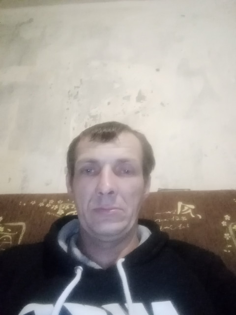 Андрей, Москва, м. Беляево, 43 года. Познакомлюсь с женщиной для брака и создания семьи. Работаю не пью толка куру занимаюсь рыбалкой ищу женщину для создания семьи