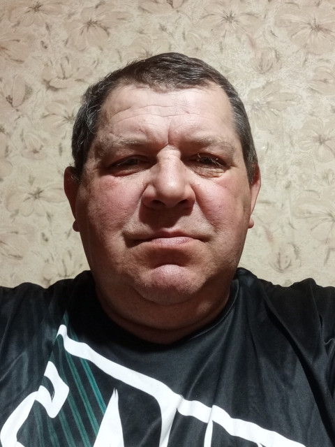 Константин, Россия, Луганск, 56 лет. Познакомлюсь с женщиной для любви и серьезных отношений, дружбы и общения. Простой работяга. Хочу найти худенькую и вредную. Люблю рыбалку, природу, кинокомедии, и исторически