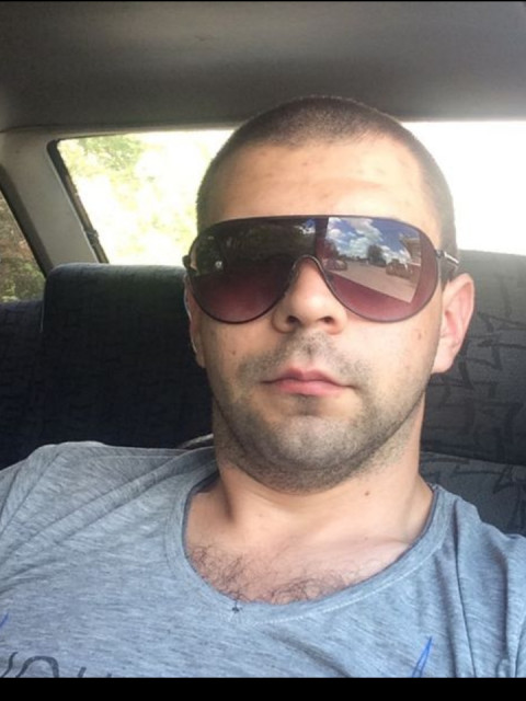 Дмитрий, Москва, м. Ясенево, 37 лет. Познакомлюсь с женщиной для любви и серьезных отношений, дружбы и общения. Родом я с Пермского края, проживаю в Ставропольском крае, а езжу работаю в Москву. Вот вообще чертах