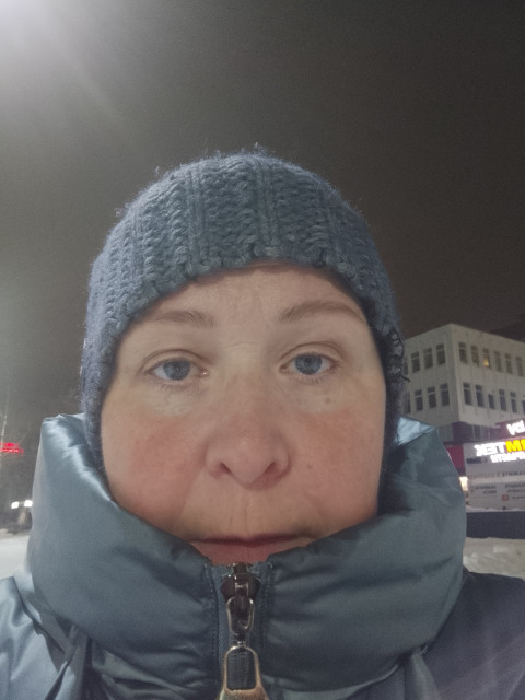 Светлана, Витебск, 49 лет, 3 ребенка, 2 фото. Ищу: Доброго мужчину по отношению ко мне и моим детям. Этого достаточно для начала создания семьи.  Анкета 493327. 