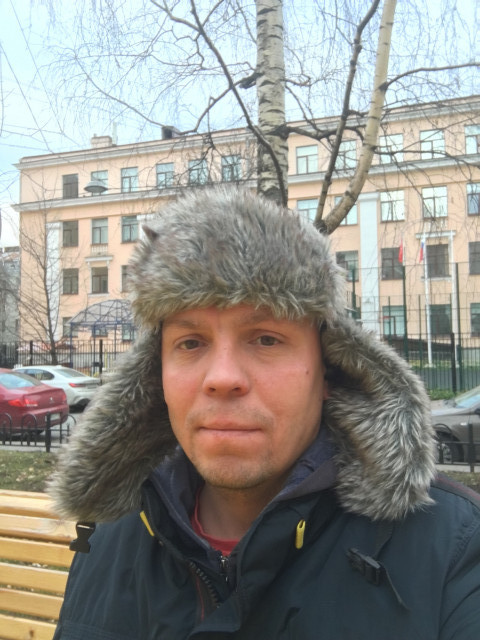 Евгений, Россия, Санкт-Петербург, 41 год, 1 ребенок. Свободен. От первого брака сын. Большую часть времени работаю. Живу один. Животных пока нет. Познако