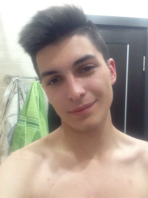 Владислав Пономаренко, Россия, Сыктывкар, 25 лет. Хочу найти понимающуюМоя телега - Broken_Angel2120
Так же есть и в Инстаграм - kastiel2120