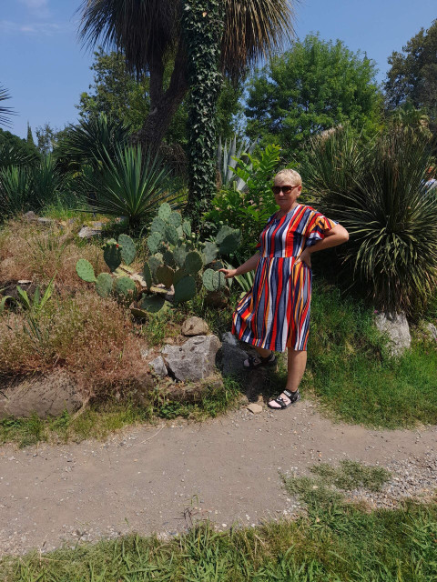 Иришка, Волгоград, 60 лет, 1 ребенок, 2 фото. Ищу: люблю уверенных мужчин.  Анкета 504108. 