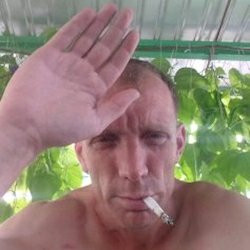 Денис Михалыч, Россия, Владивосток, 43 года. Хочу найти Добрую умную хорошиюНезнаю  но добрый и отзывчев   хочу семью