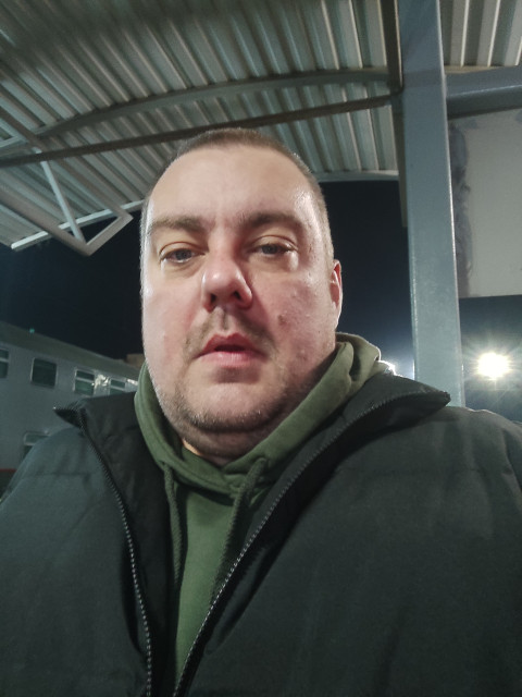 Иван, Россия, Ростов-на-Дону, 37 лет, 1 ребенок. Познакомлюсь с женщиной для любви и серьезных отношений, брака и создания семьи, воспитания детей, рРОСТОВ НА ДОНУ! одинокий отец! -), )мне 37, рост 185, вес90! Телосложения плотное!!!! 
Ну, а если в