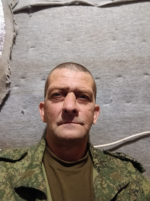 Саша Чайковский, Россия, Мурманск, 46 лет, 2 ребенка. Он ищет её: Скромную. немного веселую. все по чуть-чуть.  Анкета 509700. 