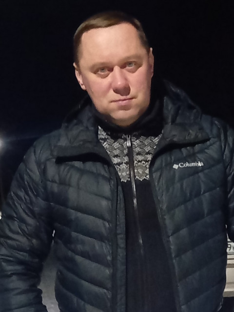 Александр Данилов, Россия, Волосово, 42 года, 1 ребенок. Хочу найти Девушка от 23 до 35. Стройная желательно не курящая и не выпивающая.  Анкета 521089. 