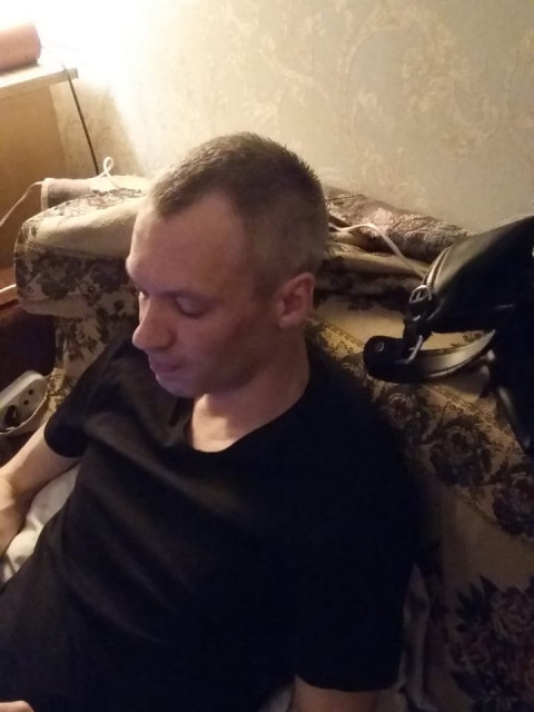 Сергей, Россия, Санкт-Петербург, 41 год. Спокойный, не конфликтный. Семейные ценности для меня превыше всего. Хочу встретить девушку для серь