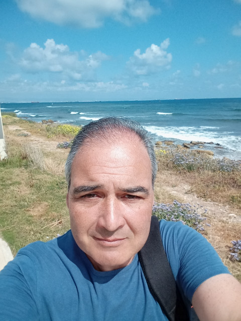 Alex, Израиль, Хайфа, 52 года, 1 ребенок. Познакомлюсь с женщиной для любви и серьезных отношений, брака и создания семьи, дружбы и общения. ДЯ программист, большую часть жизни прожил в Израиле. Родился в Питере, в семье понаехавших студентов