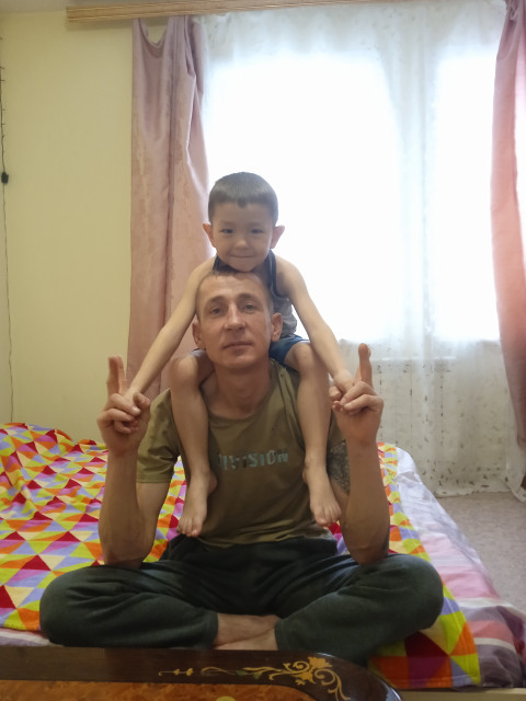Артём, Россия, Южно-Сахалинск, 44 года, 3 ребенка. Хочу найти Переданная, надёжная, ласкавая. Ничего сказать не могу я не много словен