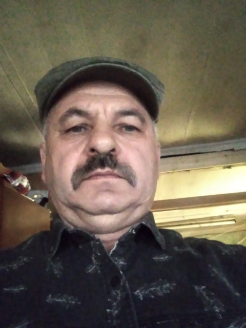 Владимир, Россия, Москва, 60 лет. Познакомлюсь с женщиной для брака и создания семьи. Люблю читать, пешие прогулки. имею дом с хозяйством. 