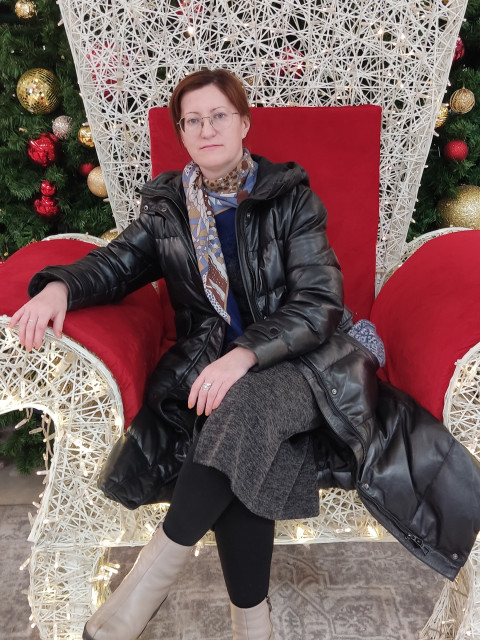 Маргарита, Екатеринбург, 45 лет, 1 ребенок, 4 фото. Ищу: В моем понимании мужчина должен быть в первую очередь порядочным и не отстранеонным от семьи.  Анкета 529973. 