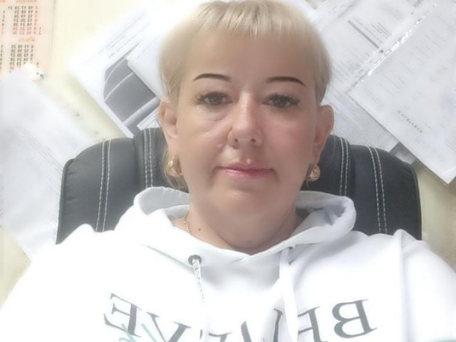 Елена, Россия, Бийск, 44 года. Хочу найти Чтобы любил и уважалДобрая, верная, люблю готовить для своего мужчины. Дома всегда чистота. 