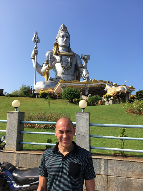 Артур, Россия, Москва, 48 лет, 1 ребенок. Ищу: Спокойную интеллигентную женщину для с. о. (соления огурцов).  Анкета 532218. 