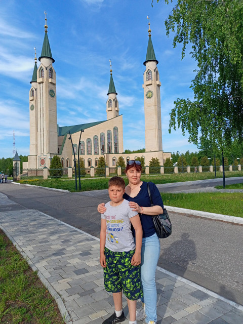 Айгуль, Россия, Нижнекамск, 48 лет, 2 ребенка. Хочу найти Доброго , умного, честного мужчинкуСимпатичная добрая и порядочная женщина ищет свою половинку