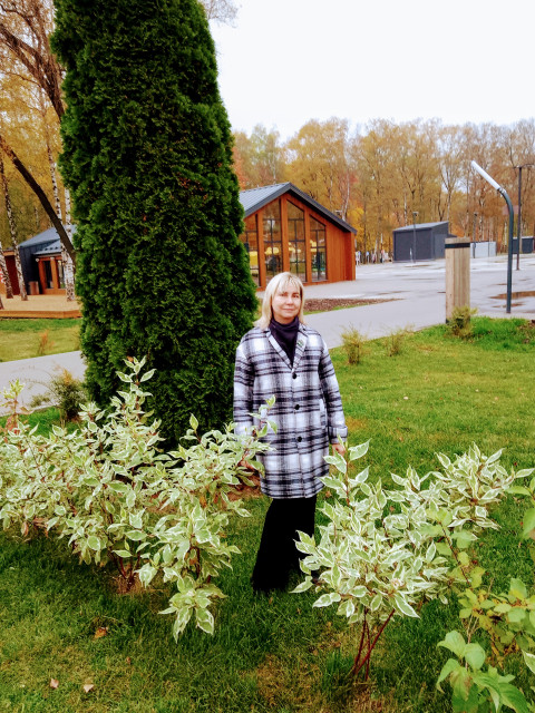 N, Москва, м. Сходненская, 55 лет, 1 ребенок, 4 фото. Она ищет его: мужчину для любви и серьезных отношений.   Анкета 538520. 
