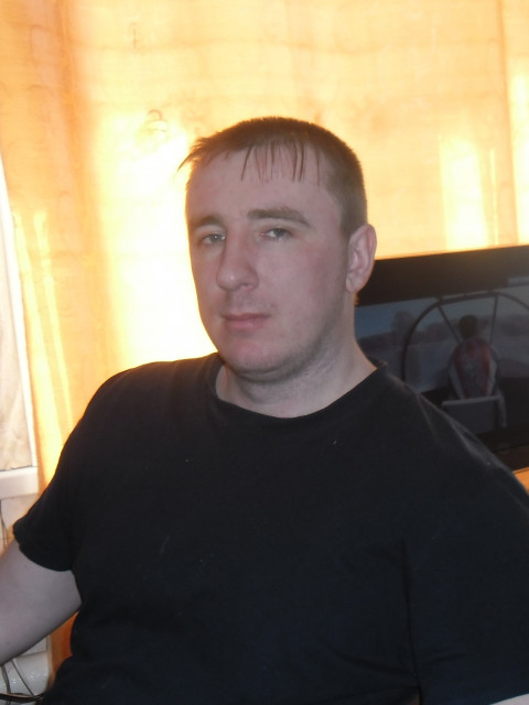 Алекс Мишин, Россия, Новосибирск, 41 год. хочу встретить  бескорыстную добрую , отзывчивую женщину с 38 до 45 лет. живу один в собственном доме с 2018 года, сейчас подрабатываю на севере в г. Ухте