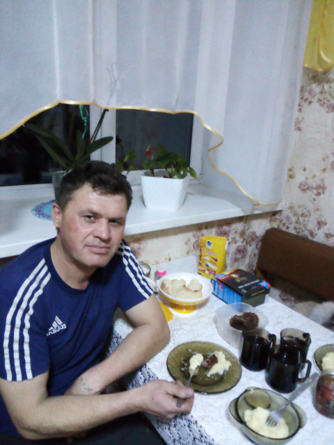 Андрей, Россия, Нарасун, 54 года. Он ищет её: Честную трудолюбивую как в сказкеРазведен. люблю строить мастерить рыбачить путешествовать