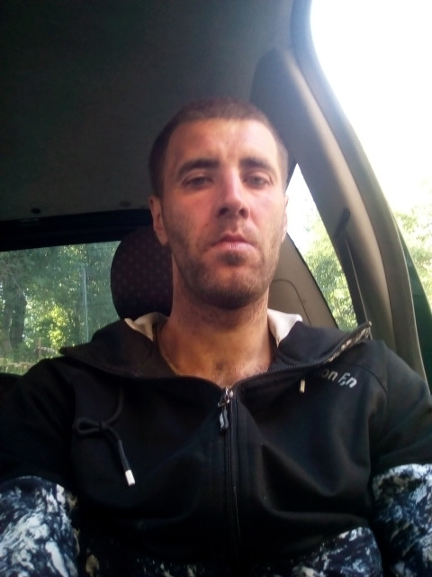 Андрей Швайкус, Россия, Новосибирск, 36 лет, 1 ребенок. Работаю на скорой. ищу девушку для семьи и отношений 
. дети не помеха