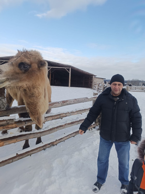Алексей, Москва, м. Новокосино, 48 лет, 2 ребенка. Познакомлюсь с женщиной для брака и создания семьи, воспитания детей, дружбы и общения.  Анкета 547101. 