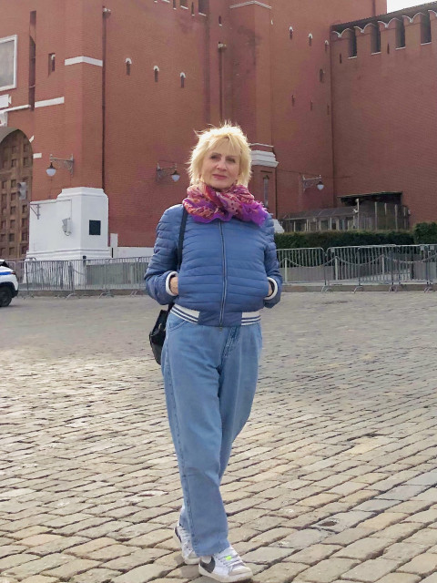 Наташа, Москва, м. Савёловская, 63 года, 2 ребенка. Познакомлюсь с уверенным в себе, с чувством юмора, твердо стоящим на ногах мужчиной, который ищет сеРазведена, имею 2 взрослых детей. .. Блондинка, симпатичная, спортивная, люблю спорт, садоводство, п