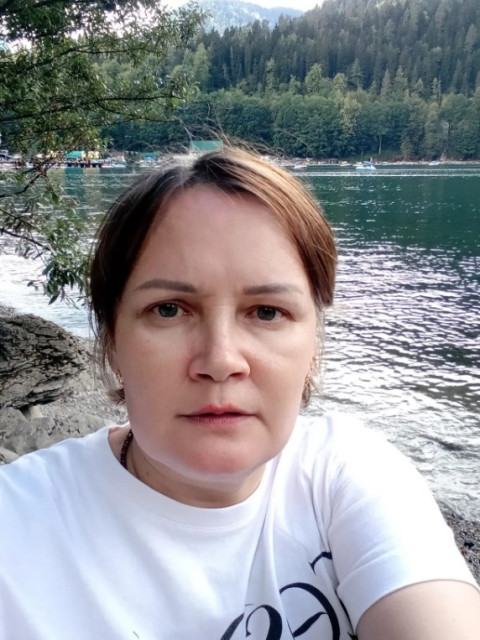 Светлана, Россия, Омск, 48 лет, 1 ребенок. Познакомлюсь со спокойным, доброжелательным мужчиной, имеющим свое хобби. В нем вижу прежде всего надежность...  Анкета 548755. 